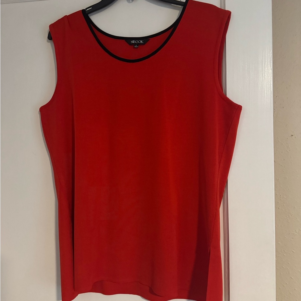 Red Sleeveless Top Misook